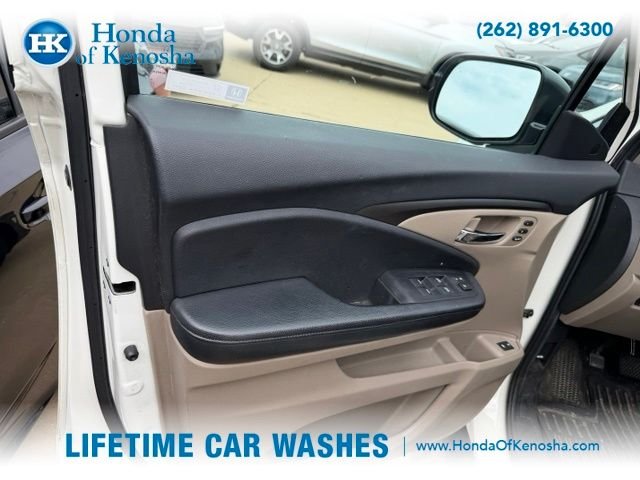 Used 2019 White Diamond Pearl Honda EX-L image 6