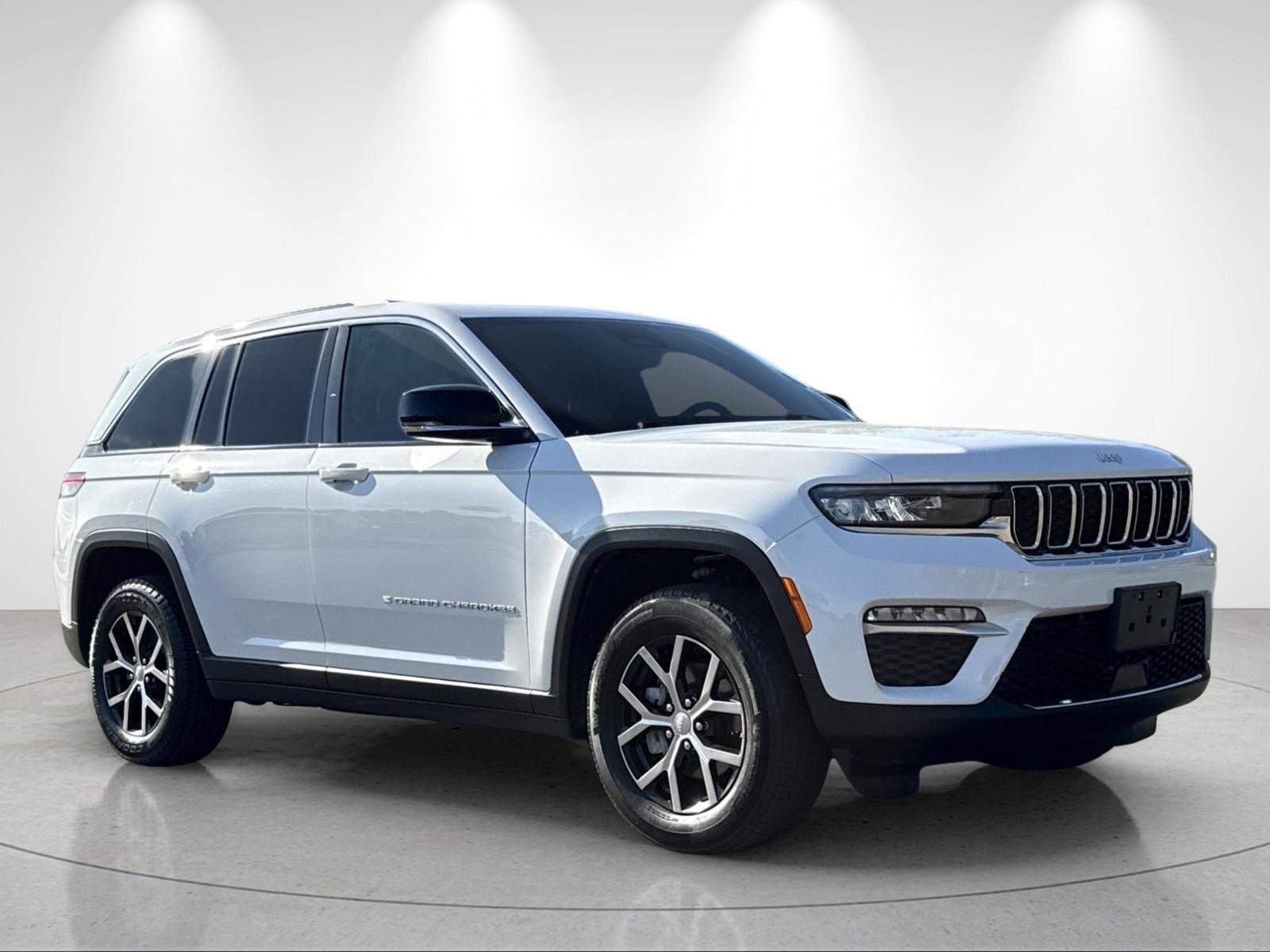 Used 2024 Bright White Clearcoat Jeep Limited image 7