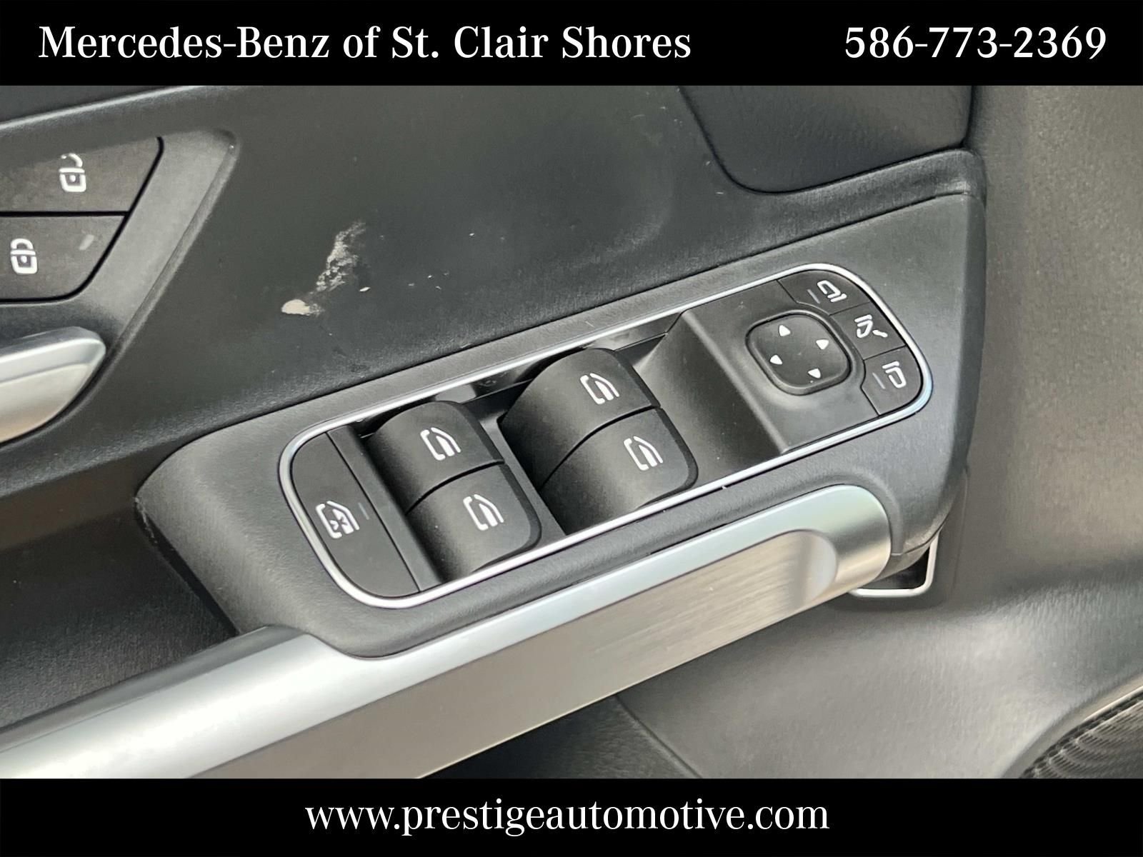Used 2026 Black Mercedes-Benz GLB 250 image 21