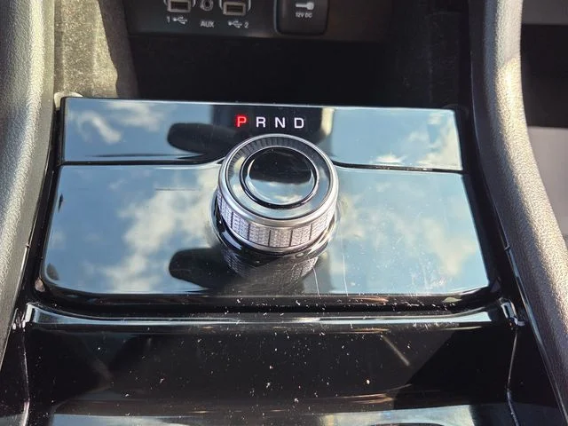 Used 2023 White Jeep Laredo image 19