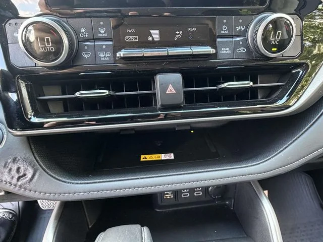 2023 Toyota Highlander XLE - Photo 21