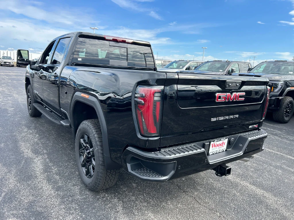 2026 GMC Sierra 2500HD AT4 - Photo 8
