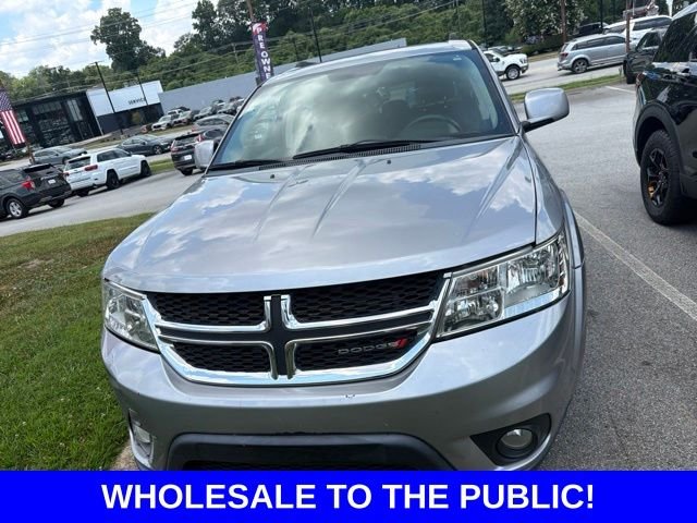 Used 2016 Silver Dodge SXT image 2