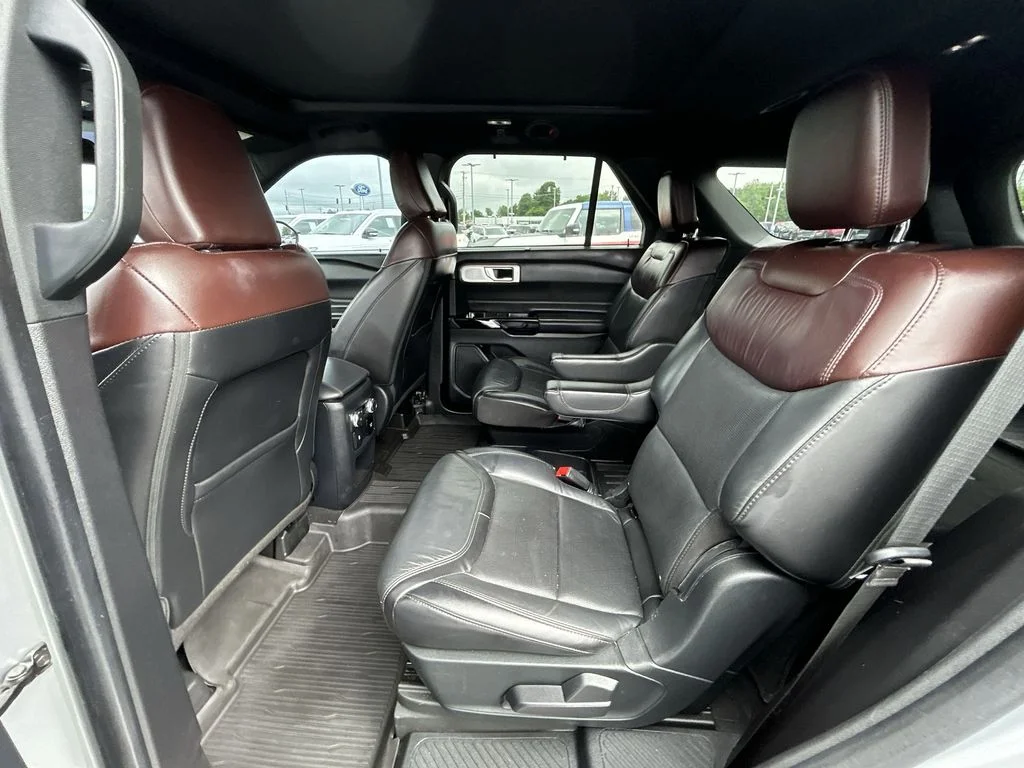 Used 2021 Silver Ford Platinum image 29