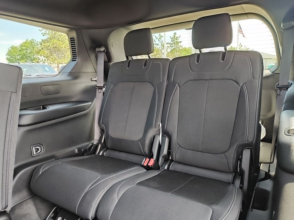 New 2026 Baltic Gray Metallic Clear-Coat Exterior Paint Jeep Laredo image 31