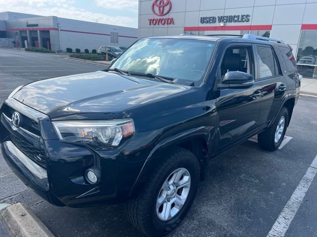 Used 2018  Toyota SR5 image 1