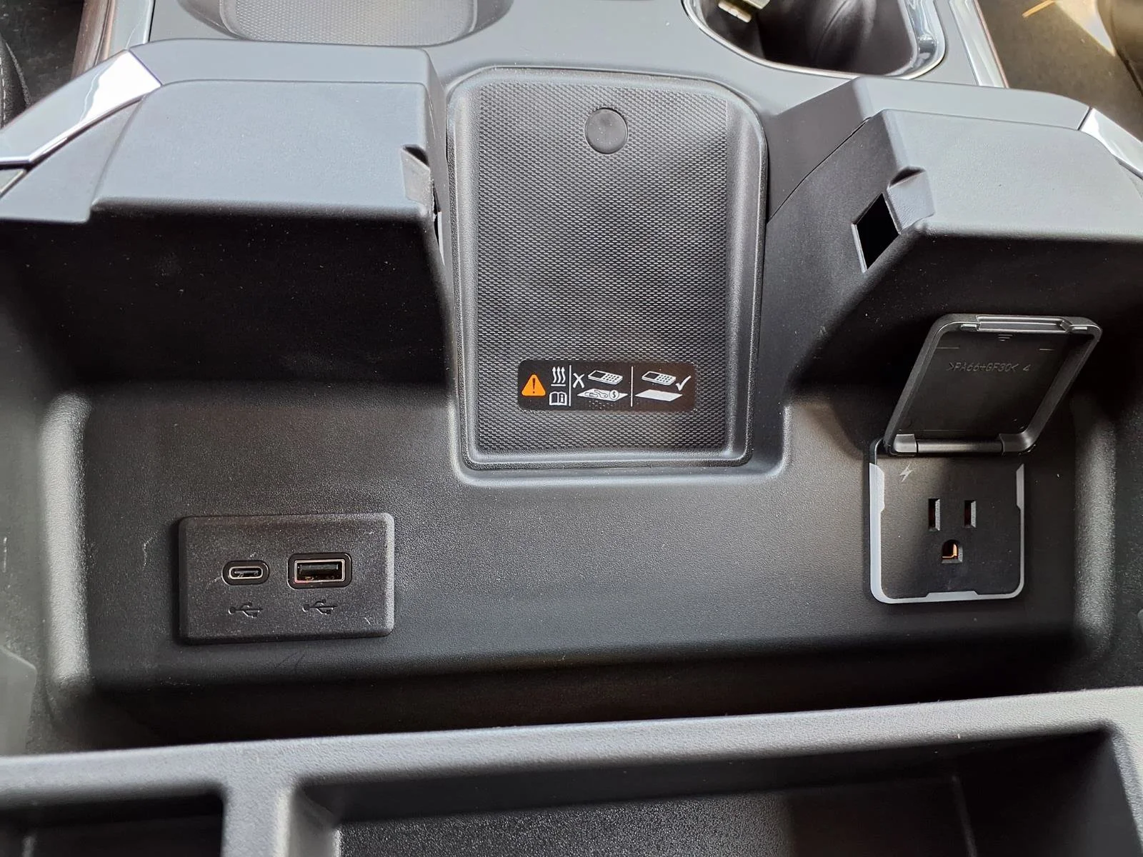 2026 GMC Sierra 1500 SLT - Photo 8