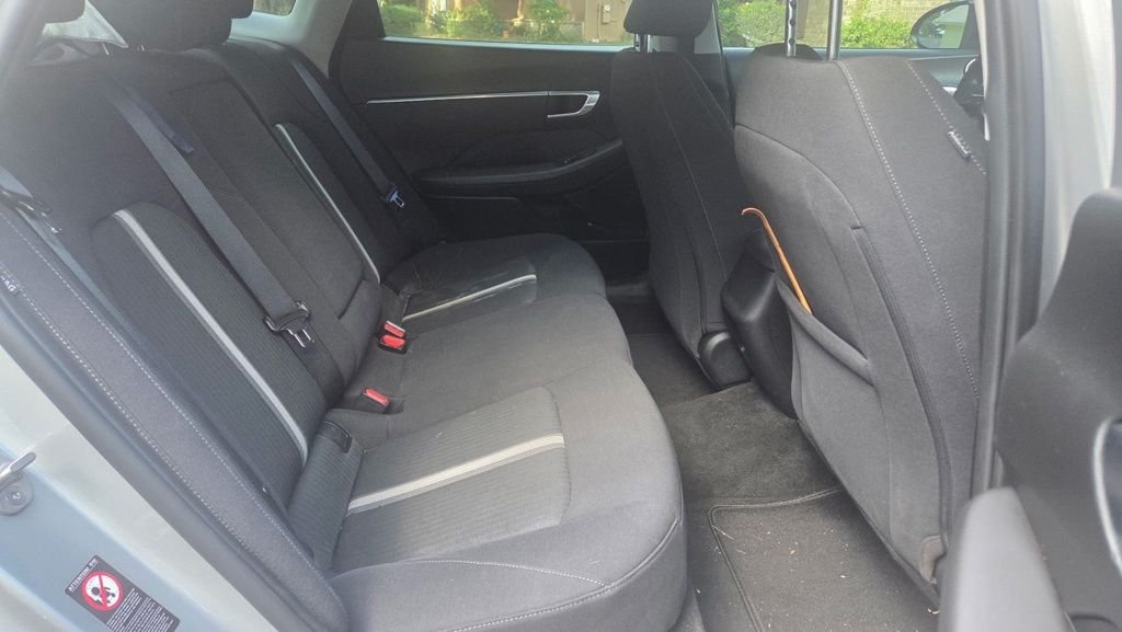 Used 2023 Silver Hyundai SEL image 6