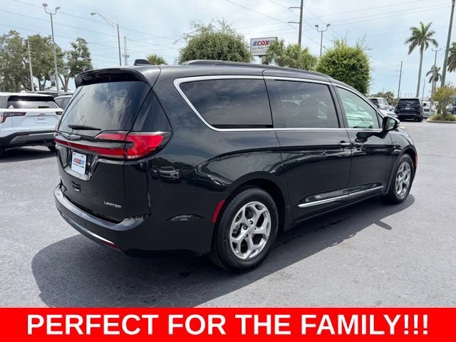 Used 2023 Brilliant Black Chrysler Limited image 6