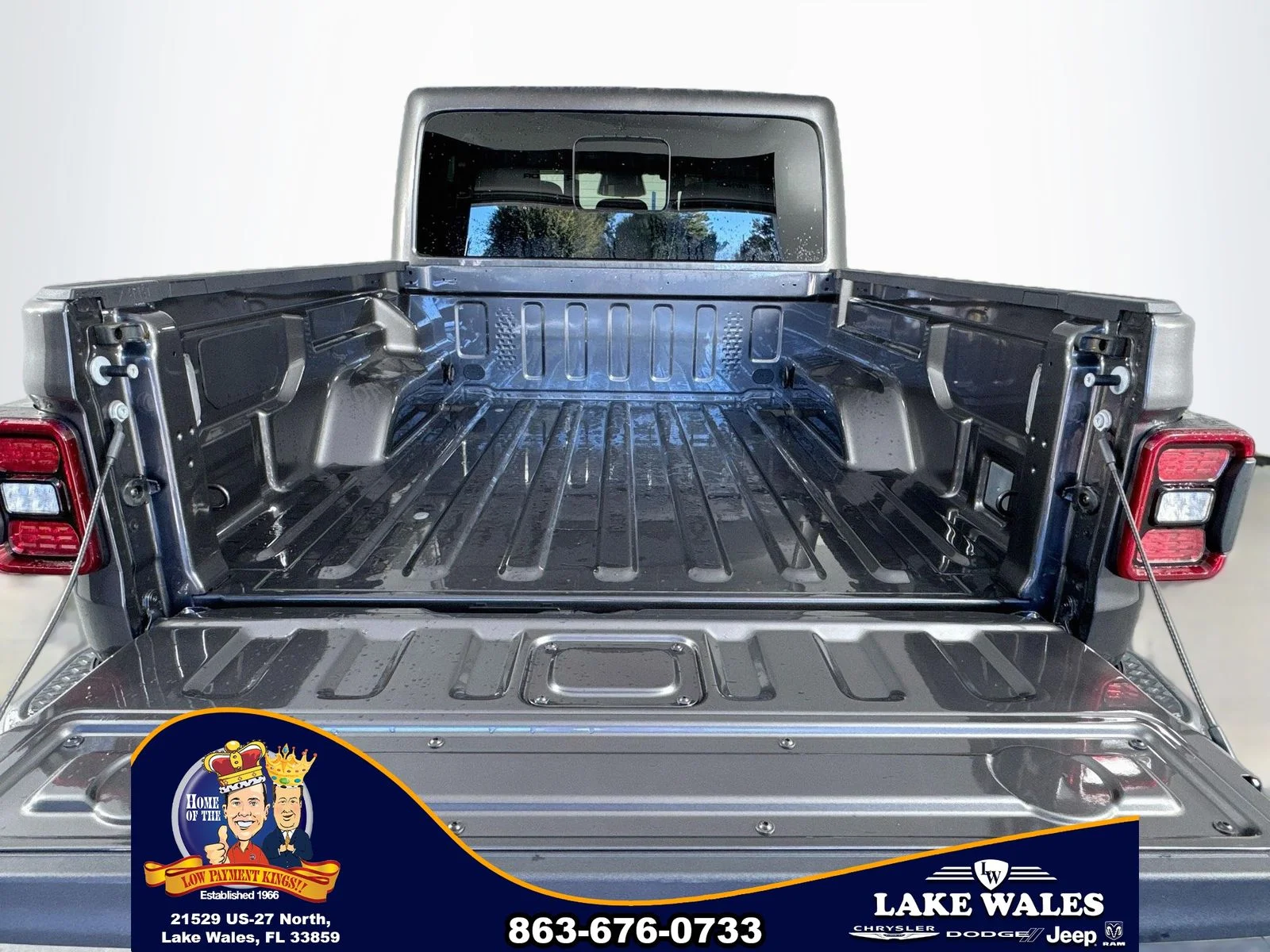 New 2026 Granite Crystal Metallic Clearcoat Jeep  image 23