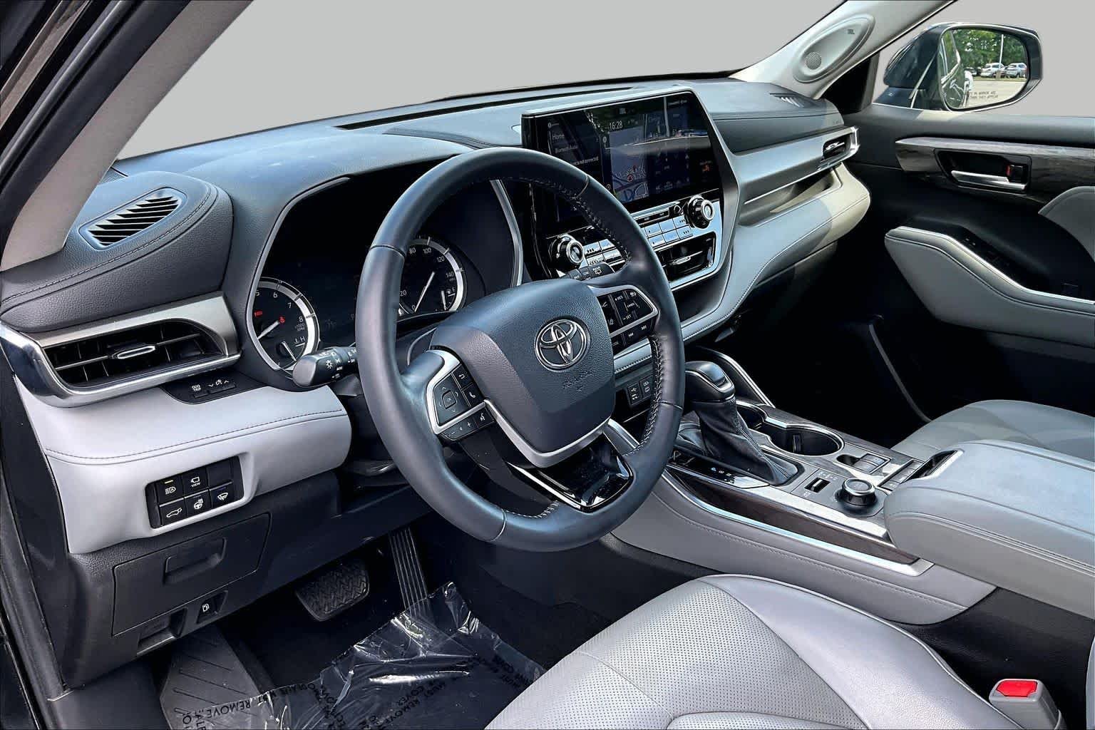 Used 2022 Midnight Black Metallic Toyota Limited image 17