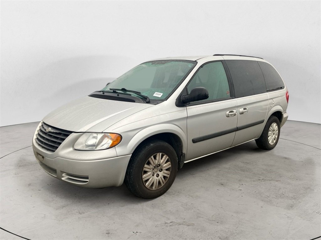 2005 Chrysler Town & Country Base
