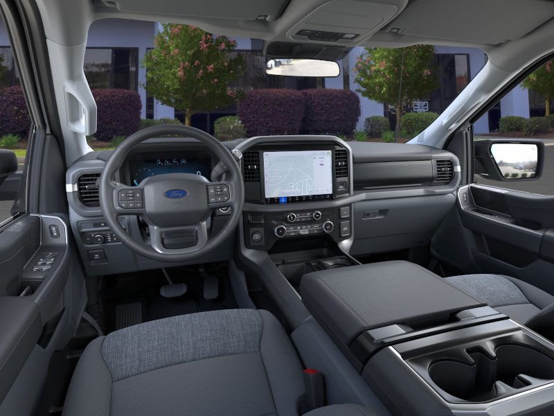 New 2025 Oxford White Ford XLT image 9