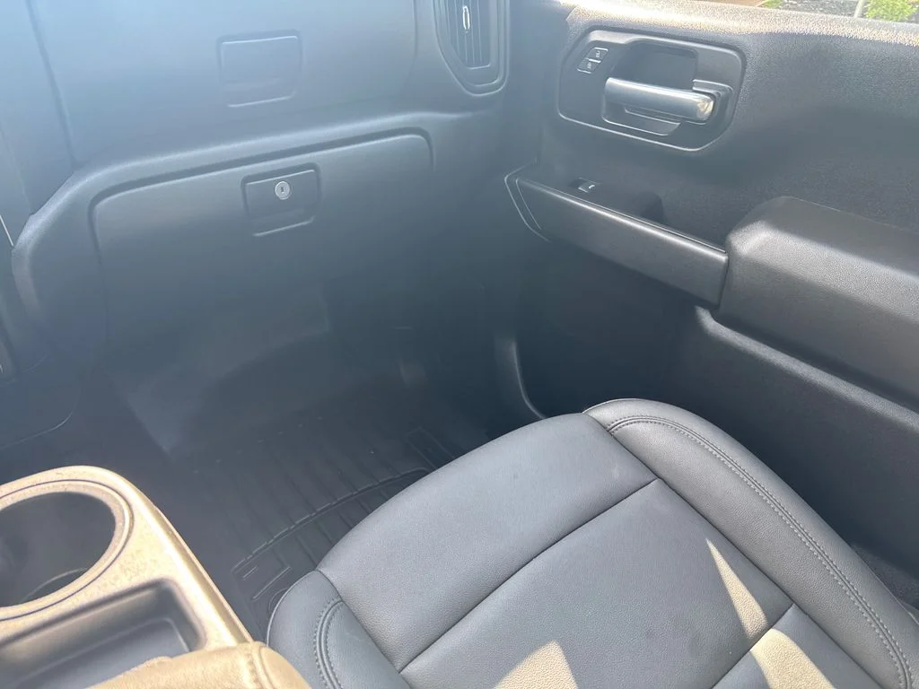 Used 2025 Summit White GMC Pro image 17