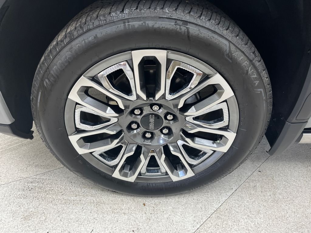 Used 2023 Silver GMC Denali Ultimate image 10