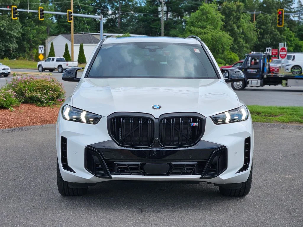 Used 2026 Mineral White Metallic BMW M60i image 2
