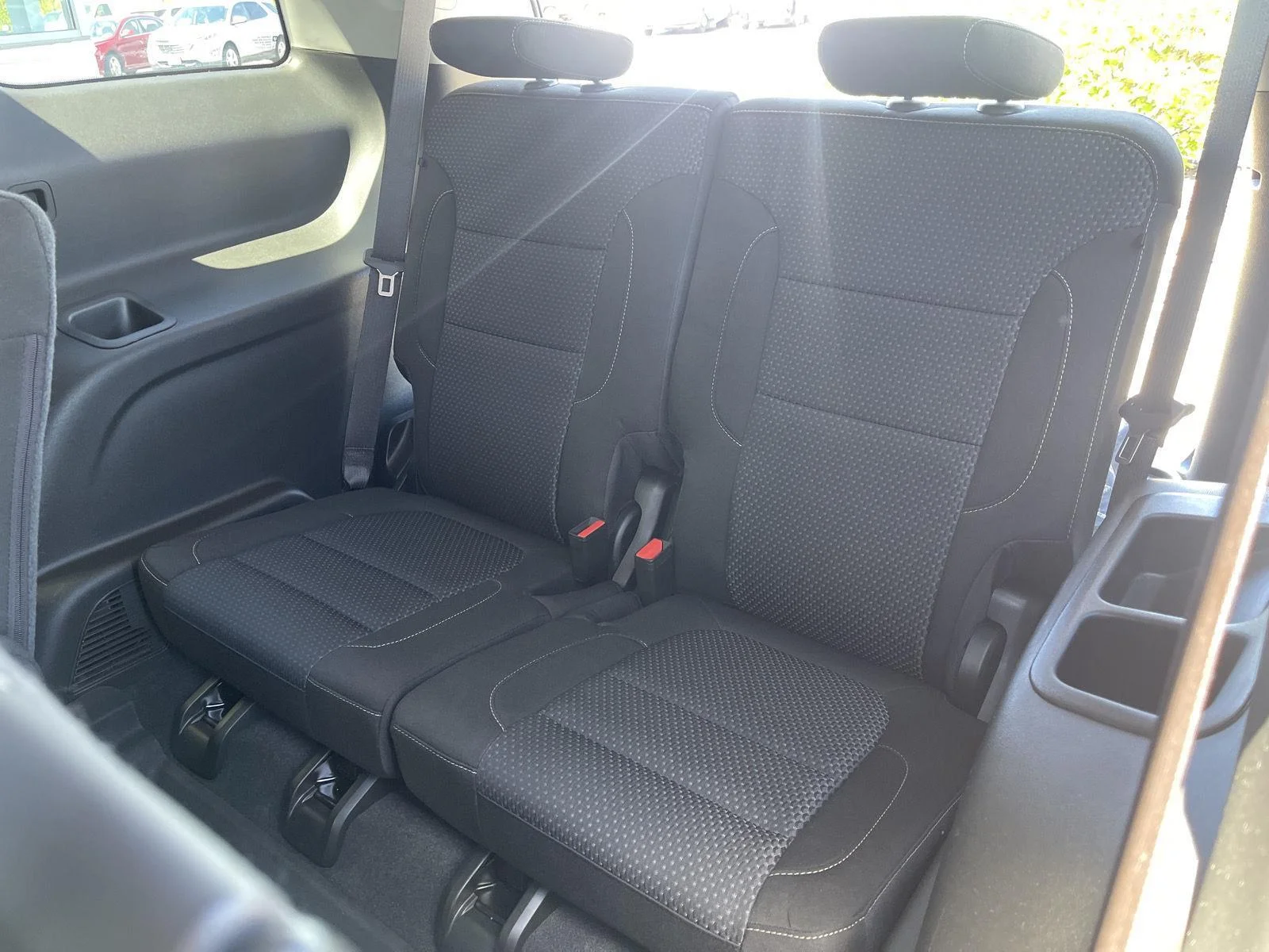 Used 2023 Sterling Metallic GMC SLE image 38