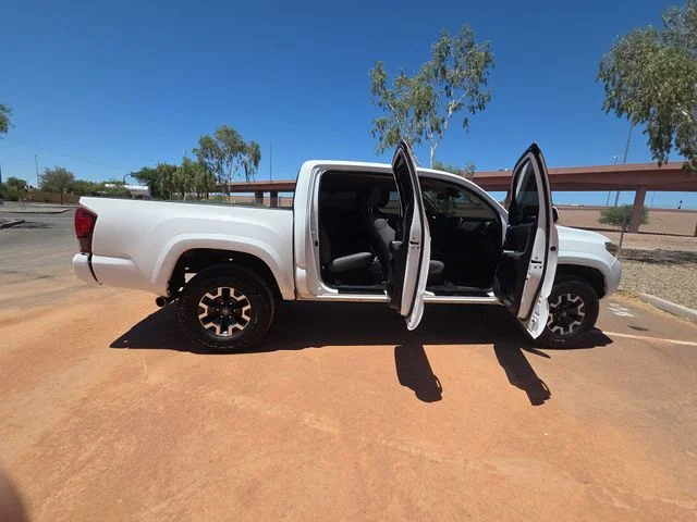 Used 2019 White Toyota SR5 image 7