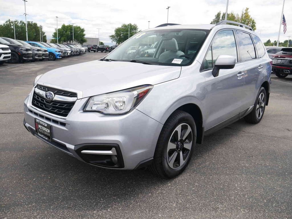 Used 2018 Silver Subaru 2.5i Premium image 4