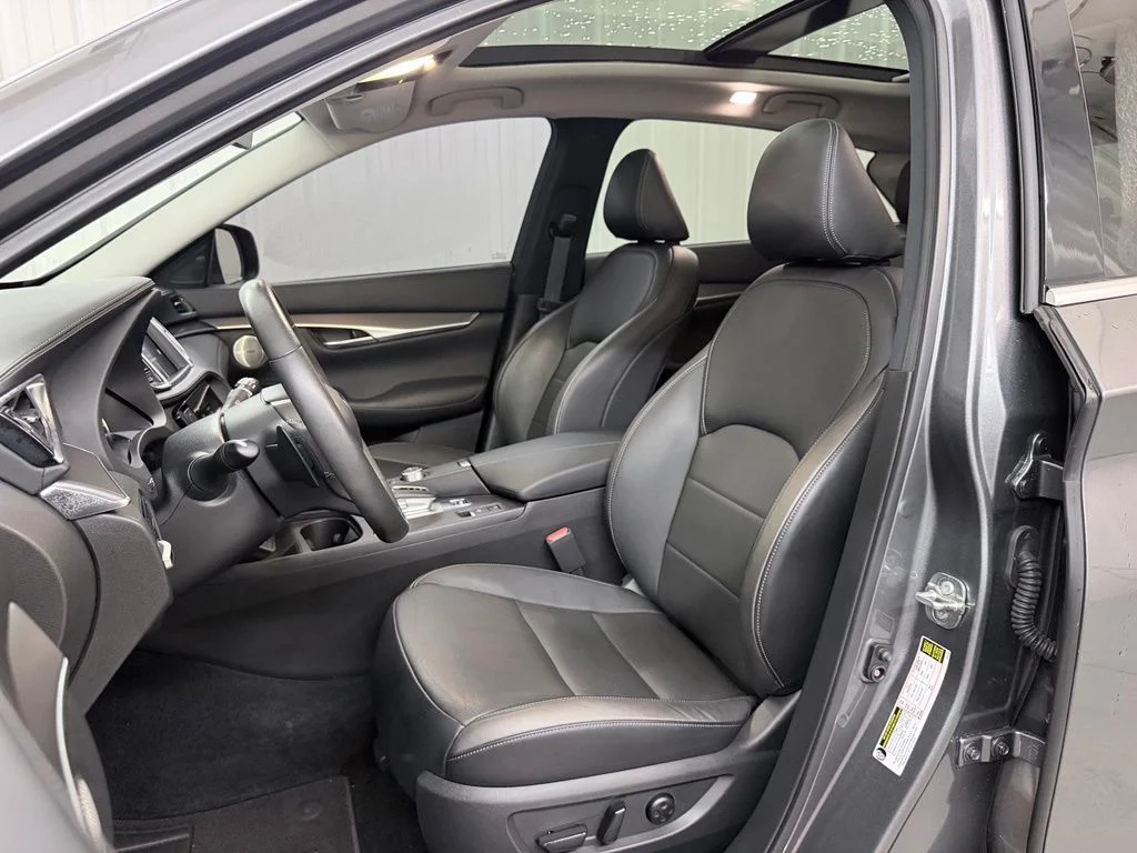 Used 2023 Gray INFINITI LUXE image 13