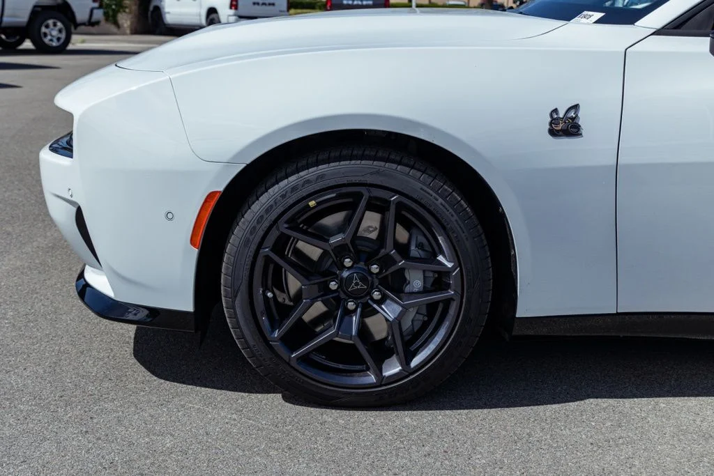 New 2026 White Knuckle Exterior Paint Dodge R/T Scat Pack 2-door AWD image 10