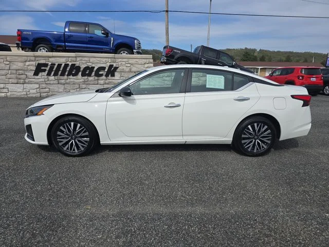 Used 2025 Glacier White Nissan 2.5 SV image 2