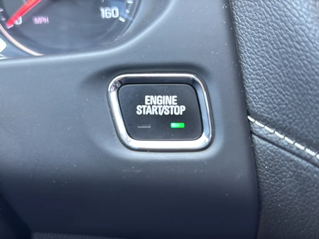 Used 2023 White GMC SLE image 25
