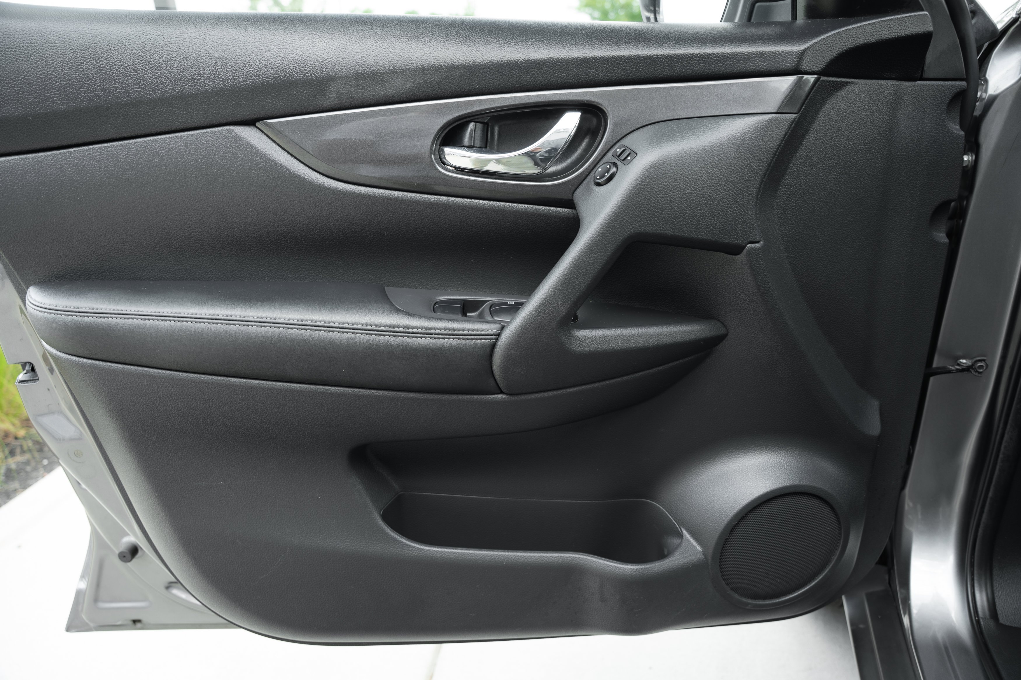 Used 2019 Gun Metallic Nissan SV image 14