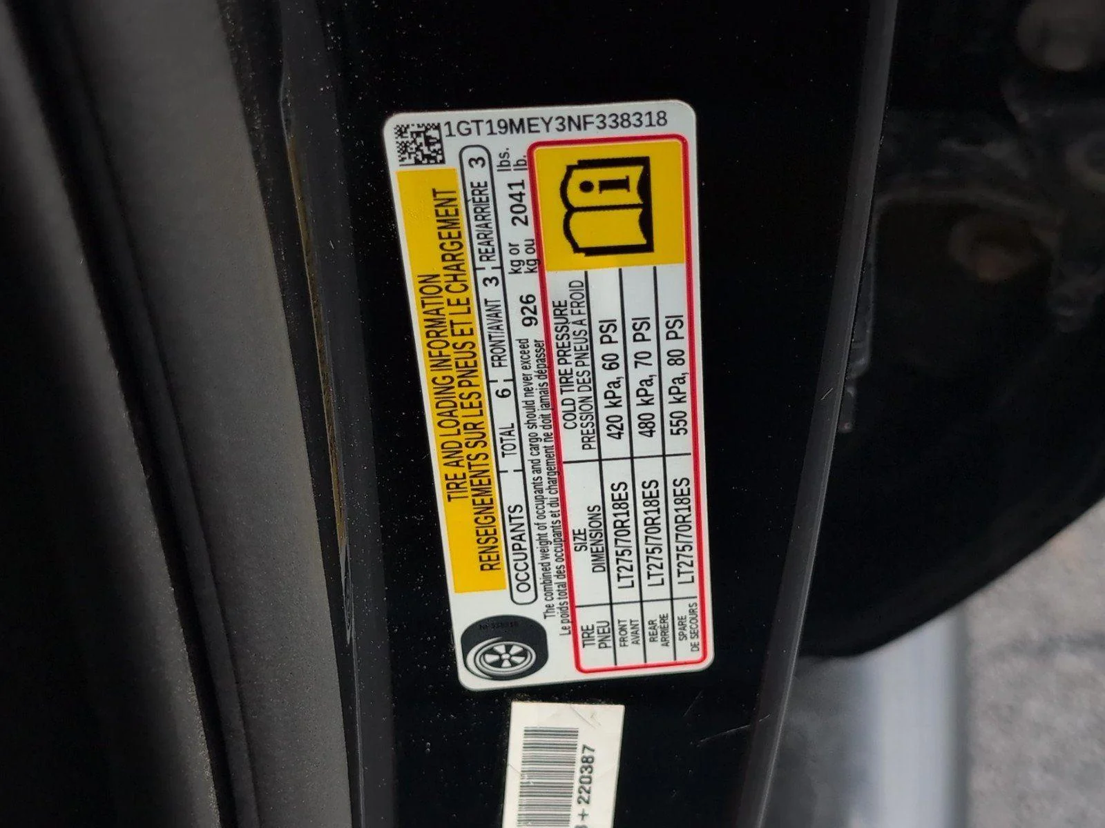 Used 2022 Onyx Black GMC SLE image 16