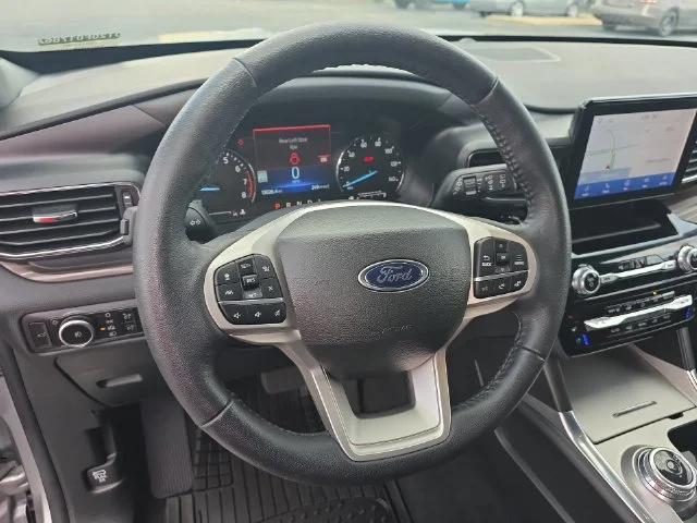 Used 2023 Silver Ford Limited image 18