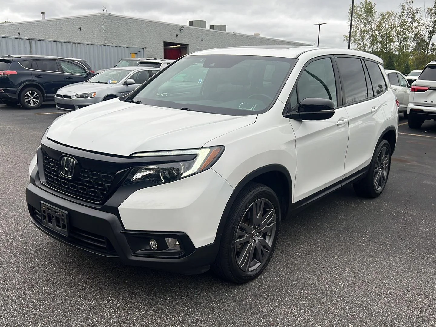 Used 2021 Platinum White Pearl Honda EX-L image 2