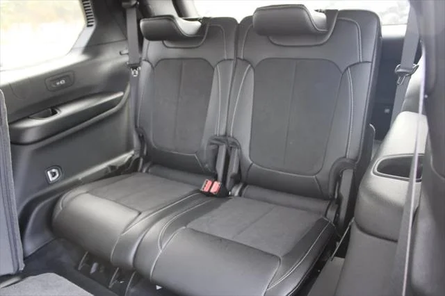 New 2026 Baltic Gray Metallic Clear-Coat Exterior Paint Jeep Laredo image 16