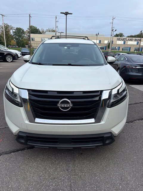 Used 2022 Pearl White Tricoat Nissan SV image 7