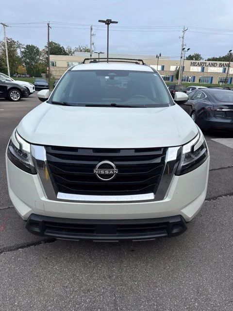 Used 2022 Pearl White Tricoat Nissan SV image 7