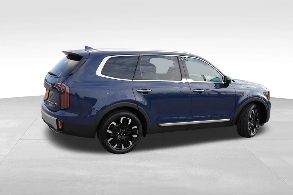 Certified Used 2024 Midnight Lake Blue Kia SX image 4