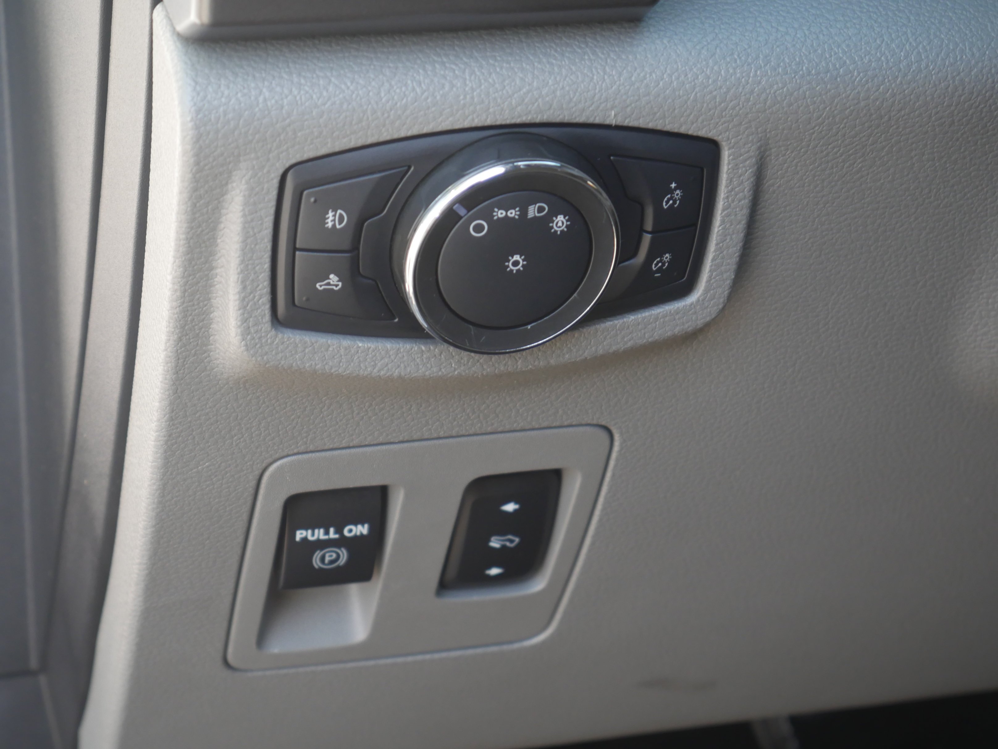 Used 2020 Oxford White Ford XLT image 5