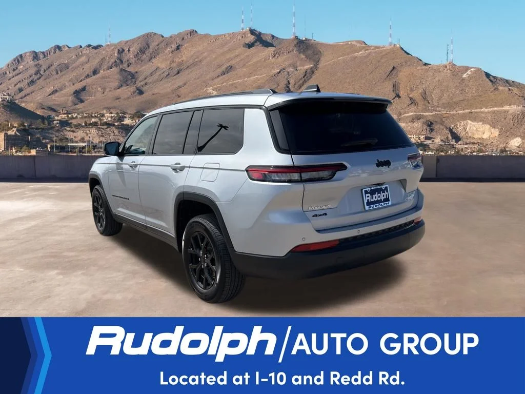 Used 2025 Silver Jeep Altitude image 5
