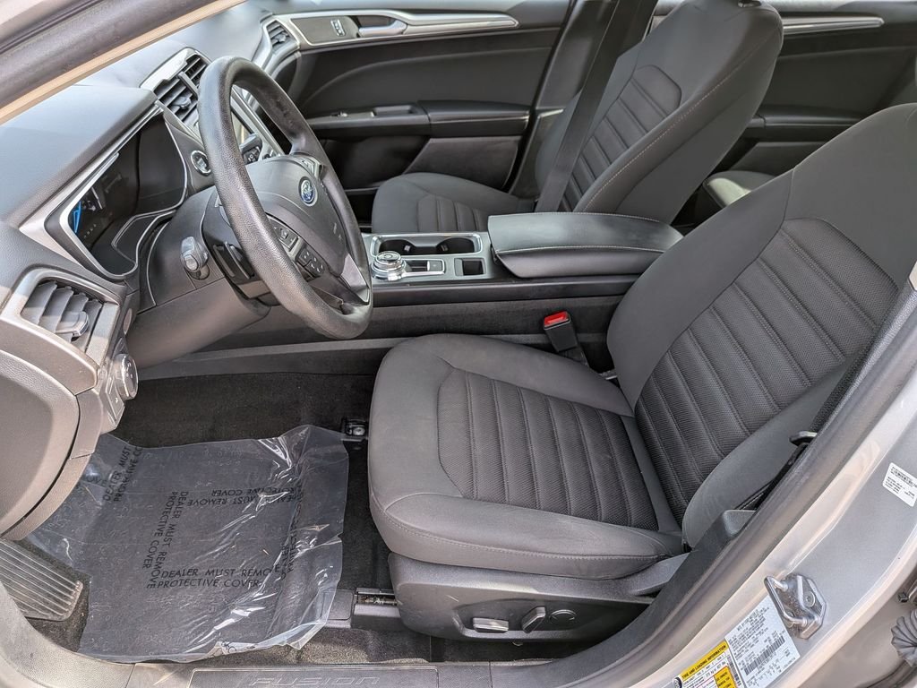 Used 2019 Silver Ford SE image 16