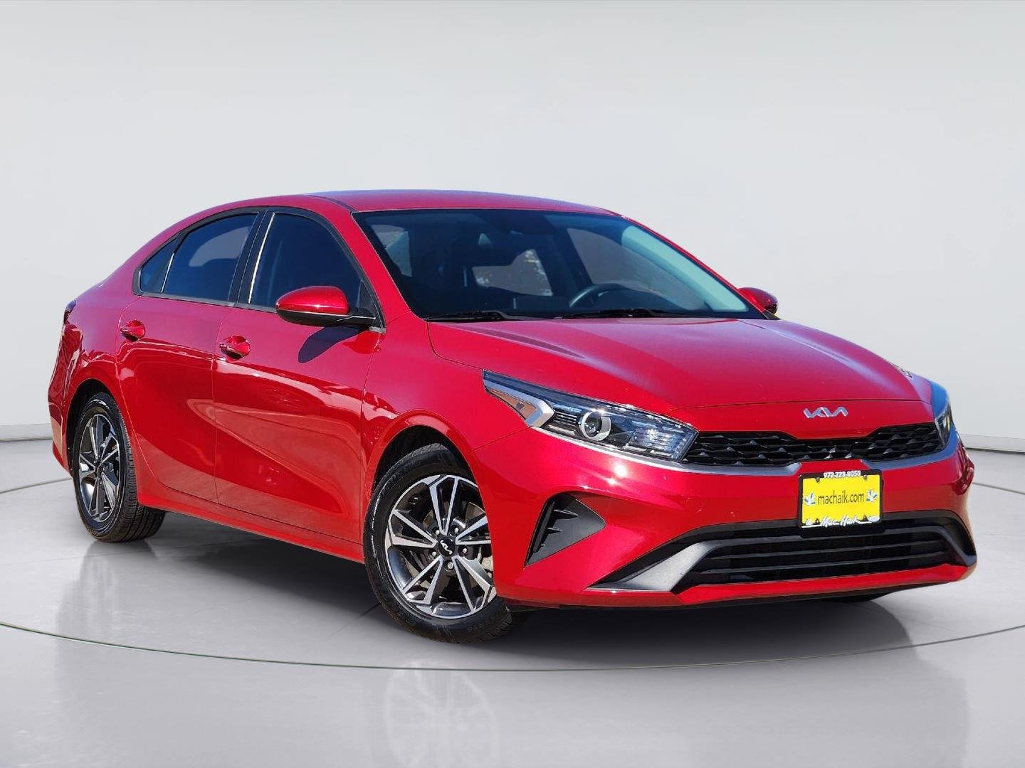 Used 2022 Currant Red Kia LXS image 1
