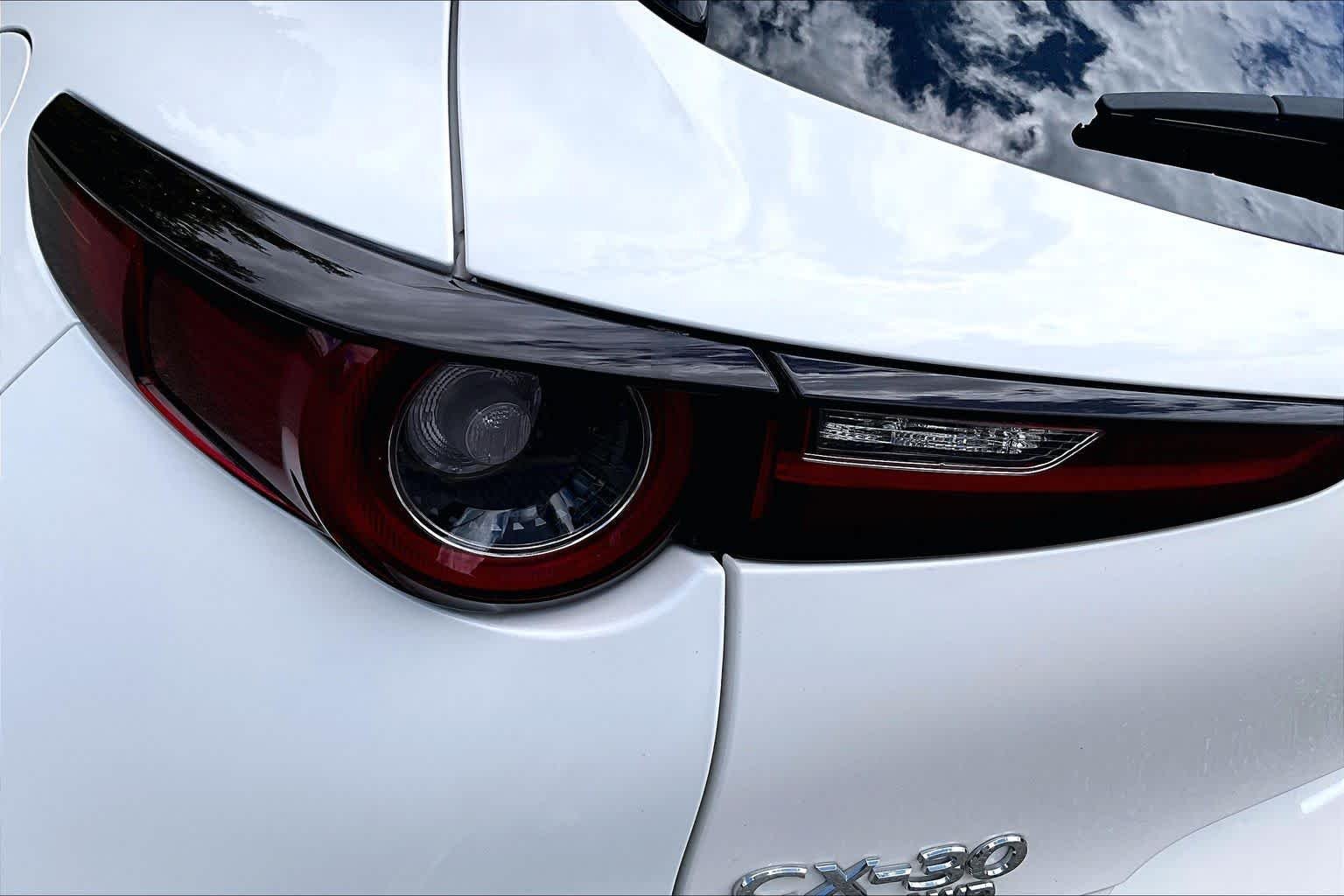 Used 2022 Snowflake White Pearl Mica Mazda 2.5 S Select Package image 28