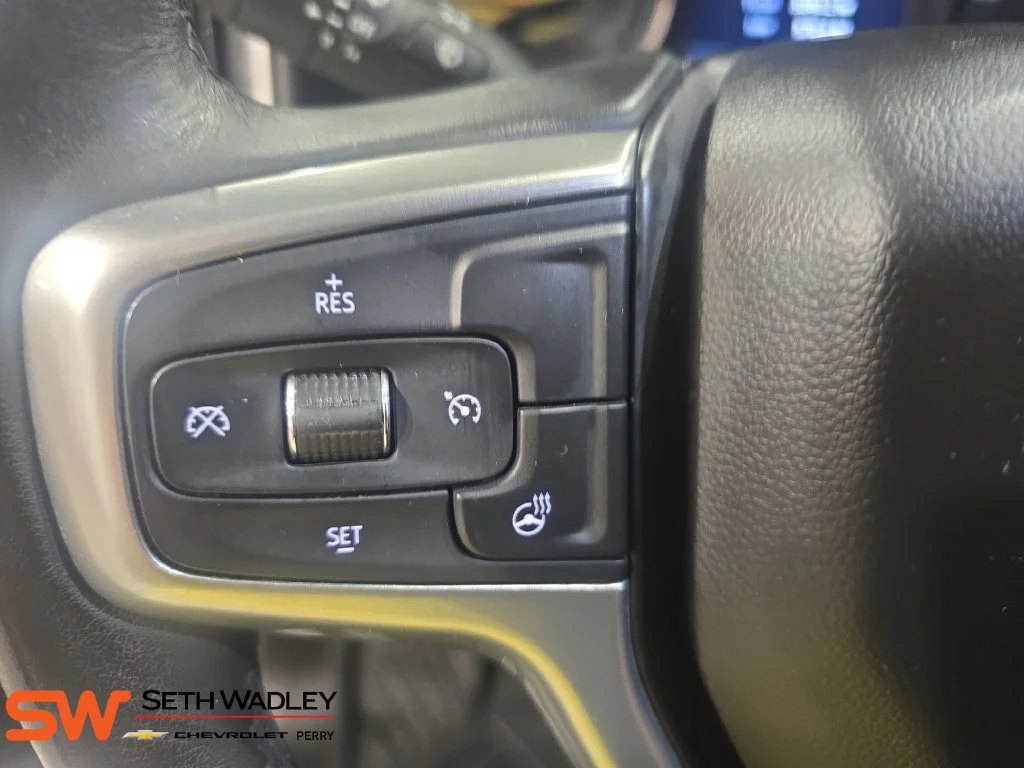 Used 2020 SHADOW GRAY METALLIC Chevrolet LT Trail Boss image 18