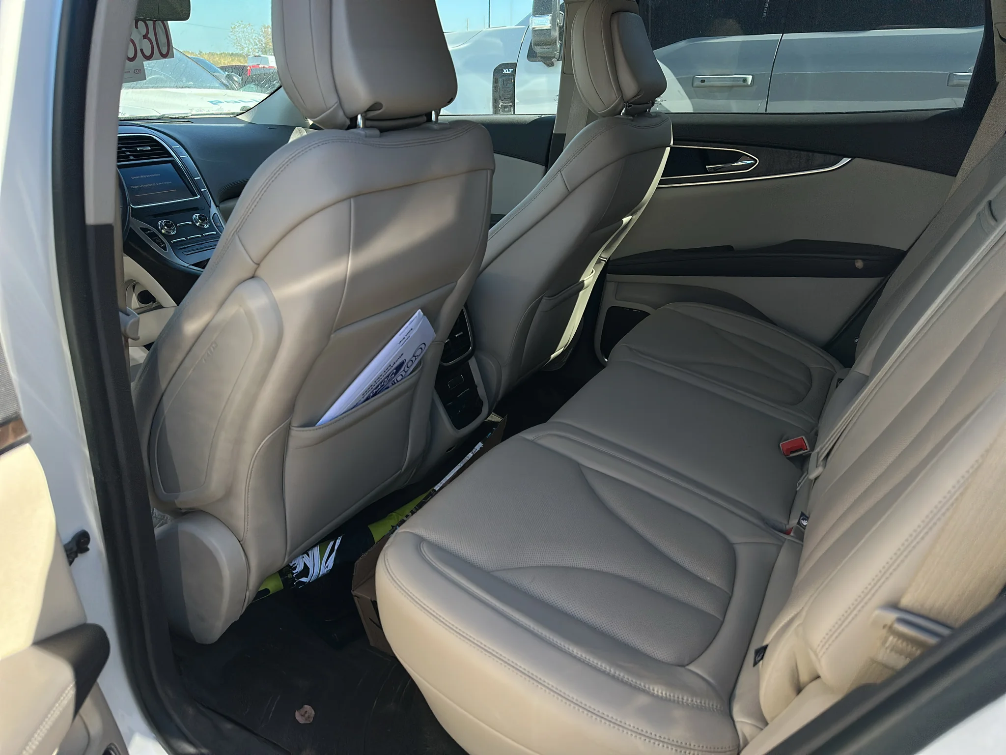 Used 2020 Pristine White Lincoln Reserve image 5