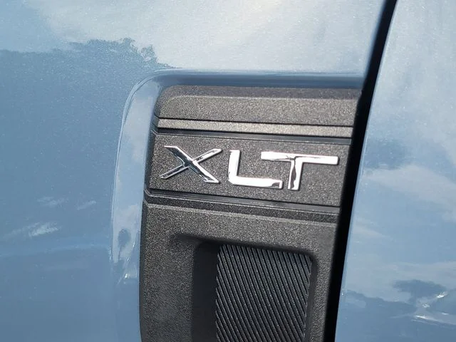 New 2026 Azure Gray Metallic Ford XLT image 9