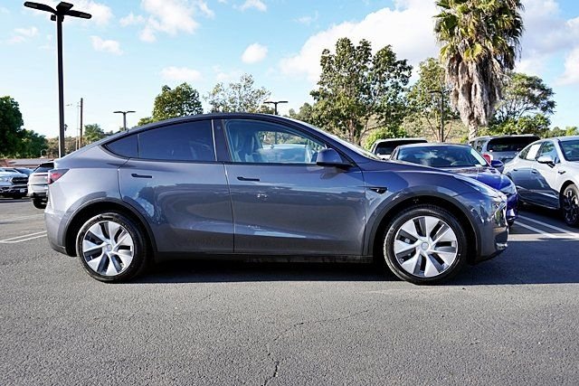 Used 2023  Tesla Long Range image 6