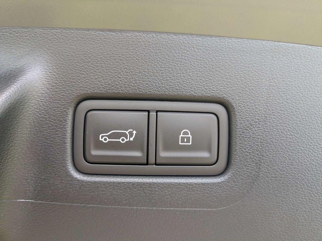 New 2027 Gray Hyundai SE FWD image 12