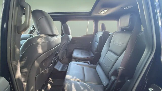 Used 2025 Mica Lexus 550 Luxury+ image 18