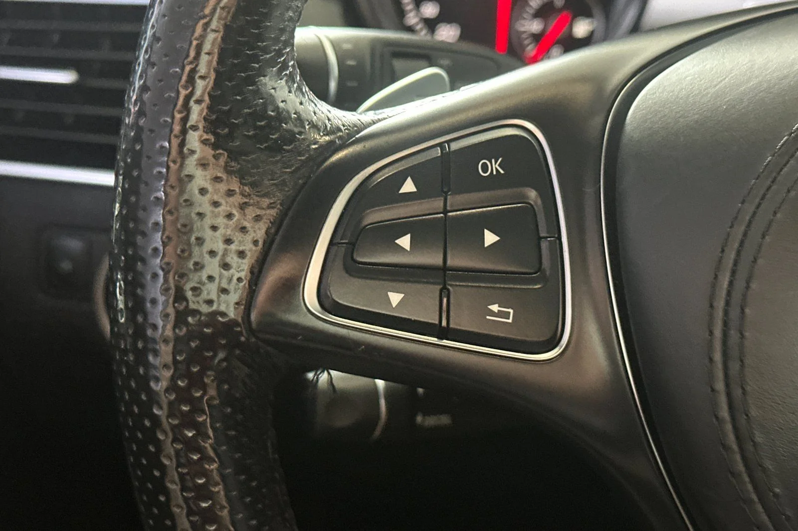 Used 2017  Mercedes-Benz GLS 450 image 28