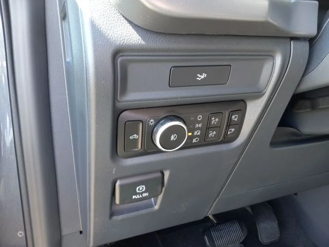 New 2026 Carbonized Gray Metallic Ford XLT image 13