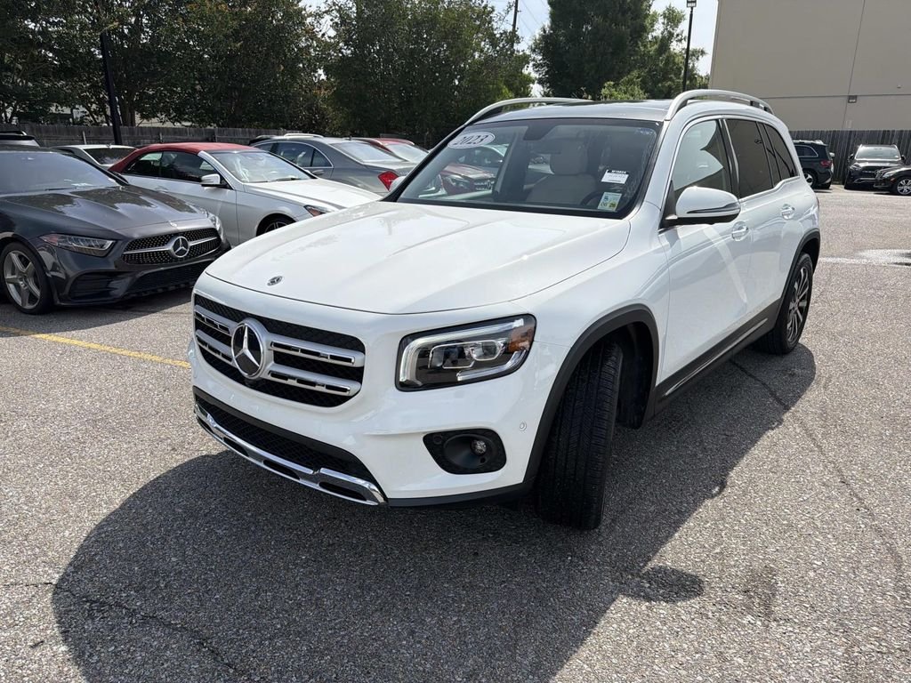 Certified Used 2023 White Mercedes-Benz GLB 250 image 3