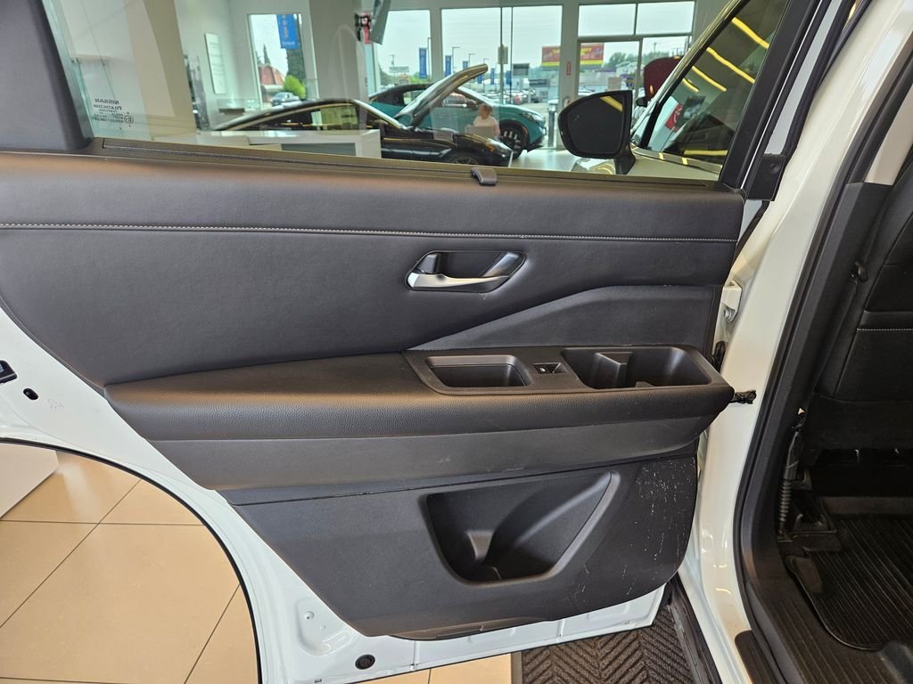 Used 2023 Pearl White Nissan SL image 25